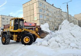 За несколько дней в Мончегорске вывезли почти три тысячи кубометров снега