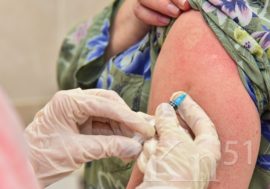 В Мурманской области определен перечень сфер деятельности, требующих вакцинации работников от COVID-19