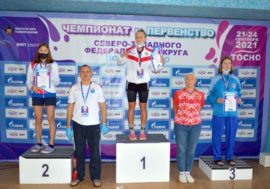 Пловчиха из Никеля завоевала 8 медалей на чемпионате Северо-Запада