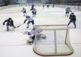 Турнир "Норникеля" по хоккею: вторая победа сборной Кольской ГМК