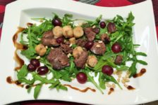 «Новый рецепт в Новый год»: салат с гребешками и печенью