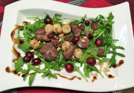 «Новый рецепт в Новый год»: салат с гребешками и печенью