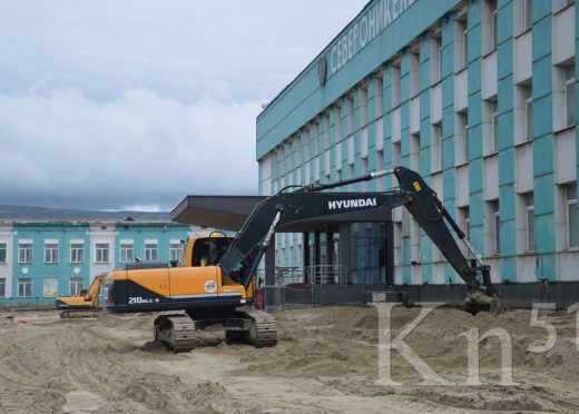 В Мончегорске реконструируют центральную заводскую площадь Кольской ГМК