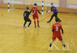 Никельчане взяли «золото» в отборочном турнире по мини-футболу