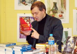 Мончегорцы встретились с писателем и сценаристом Александром Рыжовым