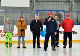 Хоккейный фестиваль в Заполярном собрал сотни участников и гостей
