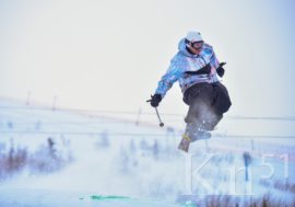«Поворот на 360»: горнолыжников и сноубордистов в Мончегорске учили трюкам