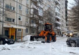 В Мончегорске контролируют уборку дворов и тротуаров от снега
