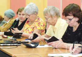 Неработающие пенсионеры Мончегорска могут пройти курсы компьютерной грамотности