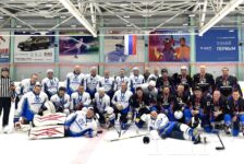Хоккеисты КГМК из Мончегорска обыграли коллег из Печенгского округа