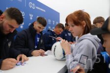 Звезды российского спорта дали мастер-классы юным футболистам Печенгского округа и Мончегорска