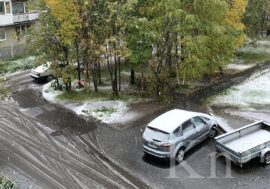 Первый снег: пешеходов и водителей Мурманской области призывают быть бдительными