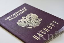Мончегорским подросткам вручили первые паспорта