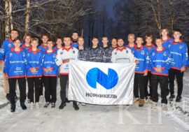 Новый сезон в новом составе: хоккейный «Мончегорск» готовится к играм Высшей лиги