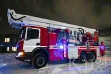 Пожар в Никеле тушили 8 человек