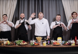 Восьмимартовская кухня Кольской ГМК: готовят и поздравляют мужчины!