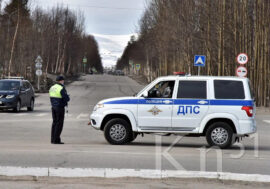 Автоинспекторы ищут очевидцев ДТП в Мончегорске