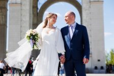 Никельчане сыграли свадьбу на ВДНХ в Москве